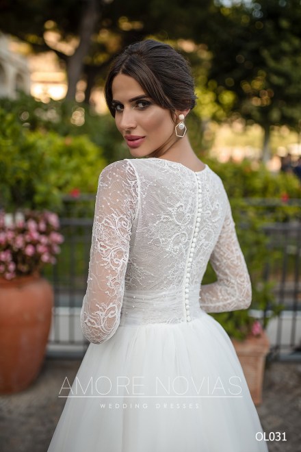 https://amore-novias.com/images/stories/virtuemart/product/OL031       (4).jpg
